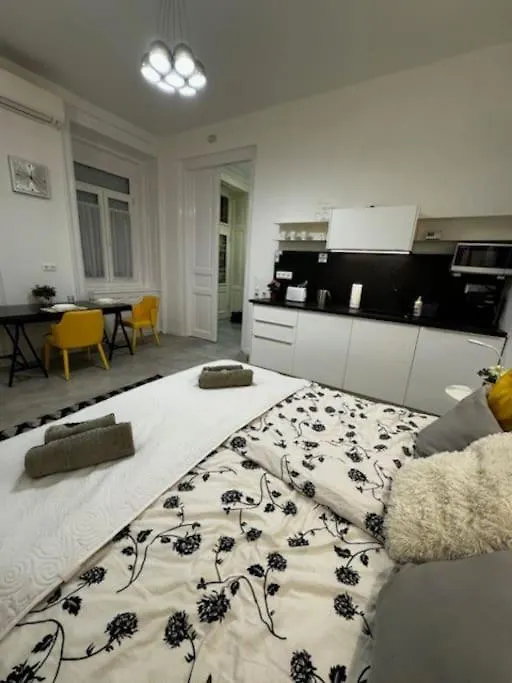 Cozy Studio In The Heart Of Buda Budapest 0*,