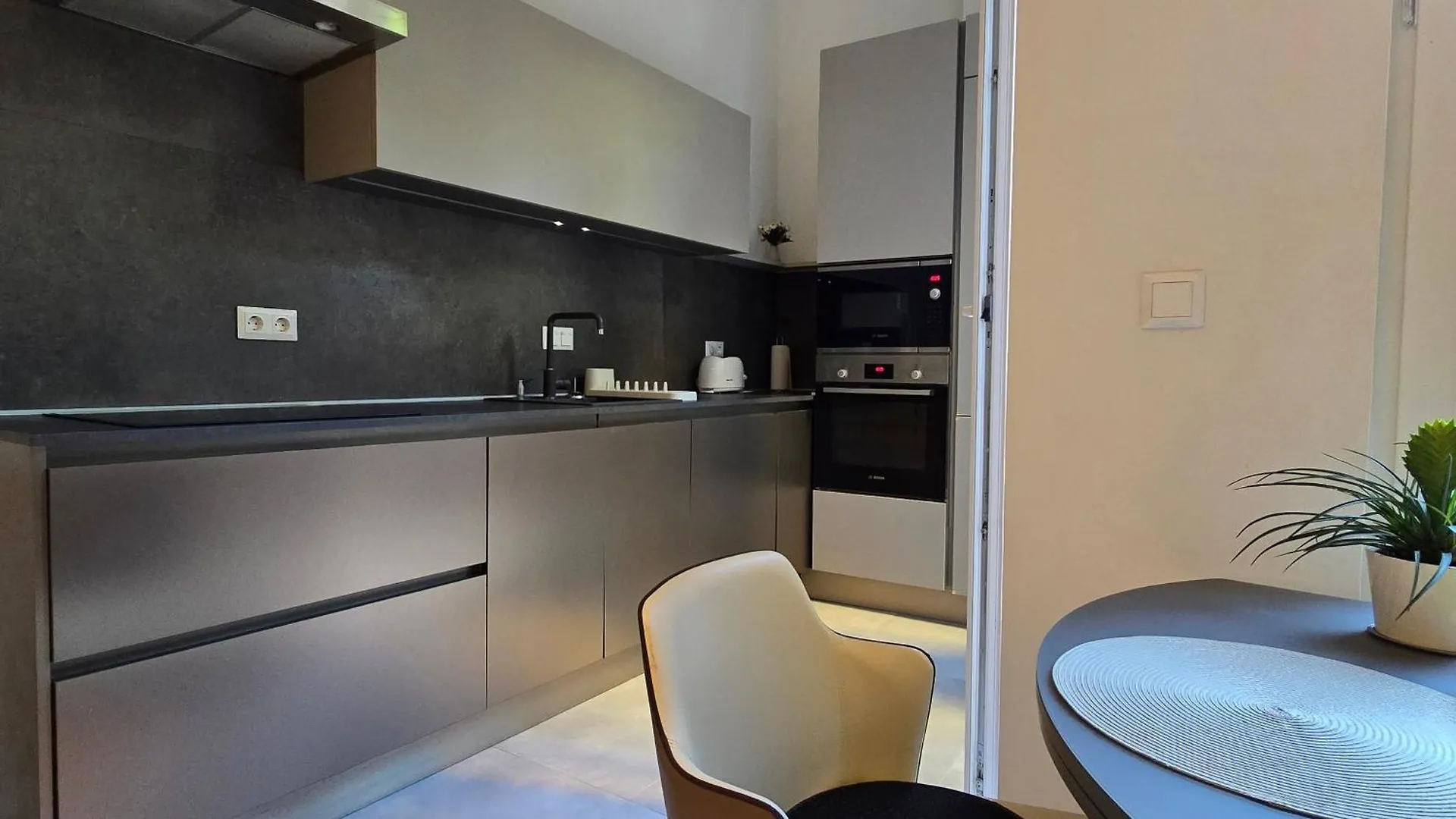 Cozy Studio In The Heart Of Buda Budapest 0*,  Magyarország